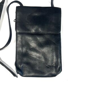 Tignanello Black Crossbody Bag And Wallet In One Leather Credit Card Slots DL